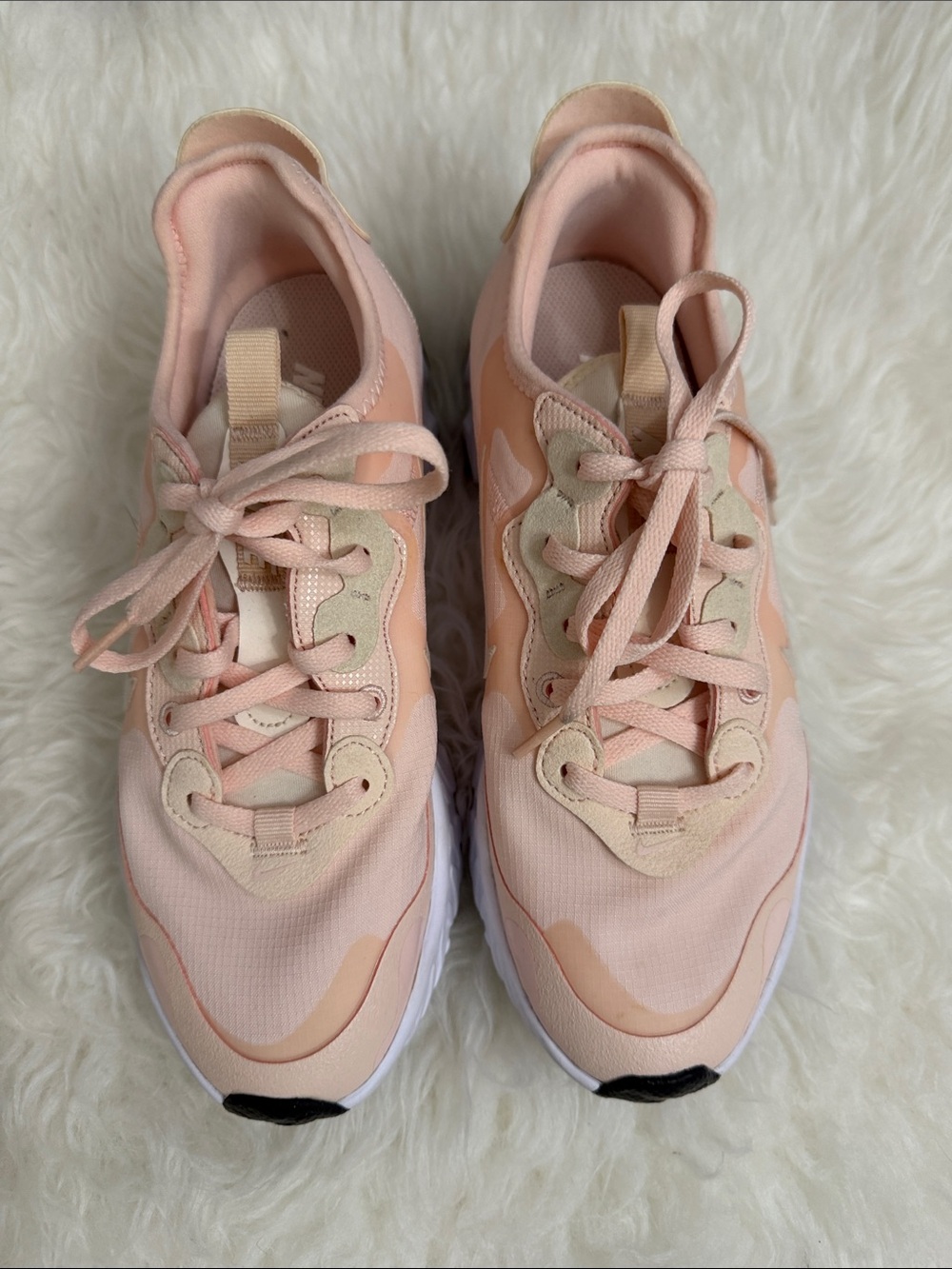 Nike Sneakers Women’s React Art3mis Trainer Pearl Orange Size 7 NWOB